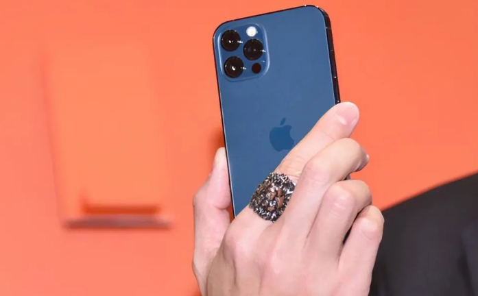 盘龙苹果手机维修分享iPhone12系列重启方法教程 